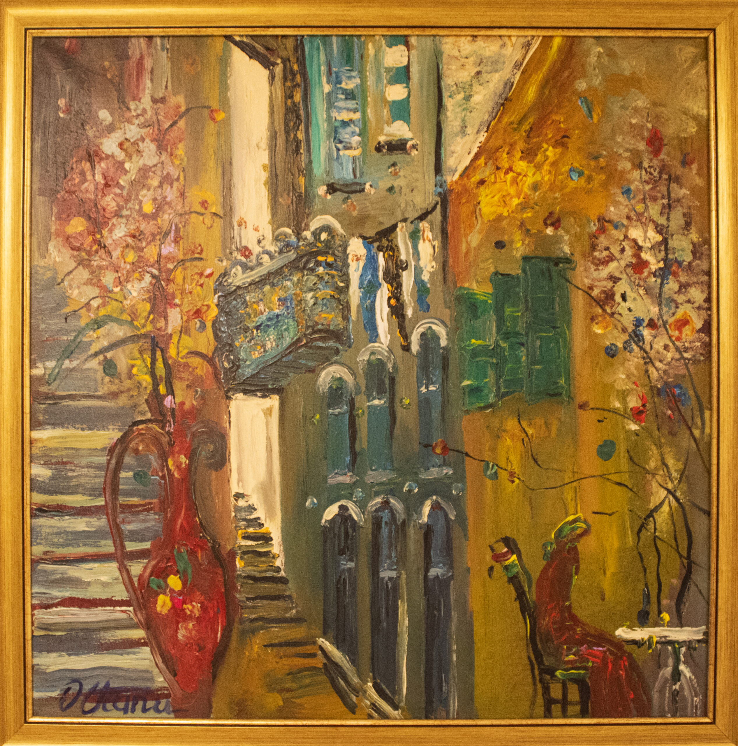 Strada cu balcon albastru