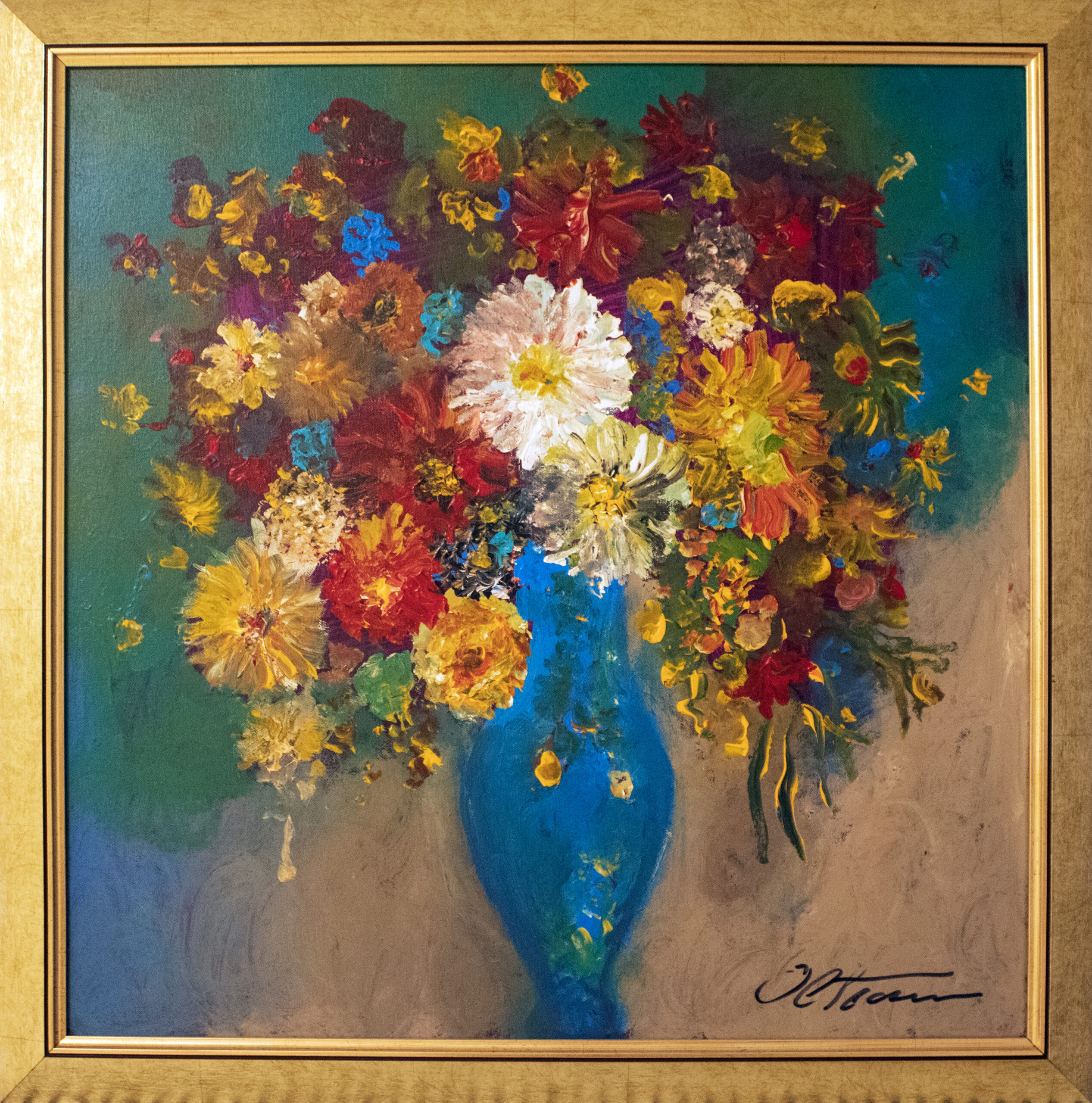 Emoție florală în albastru regal